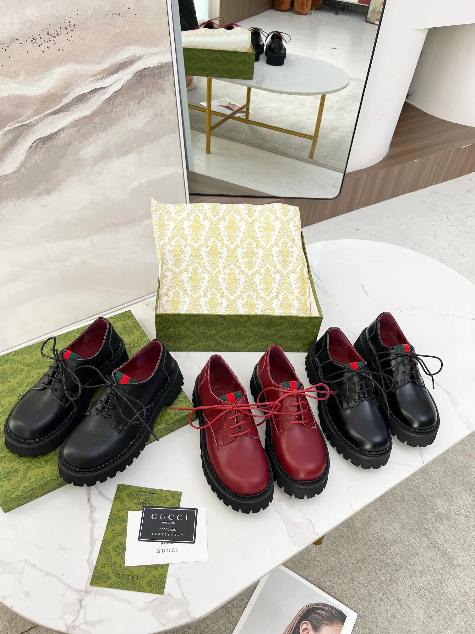 👟👟Ex-factory price 500👟👟 New arrival! 2024 latest version of GUCCI versatile strappy loafers, heel height: 5cm, fabric: first layer cowhide/open edge beads, lining/foot pads: sheepskin lining.  The outsole is made of foam outsole. Color: black/ancora red. Size: 35-41